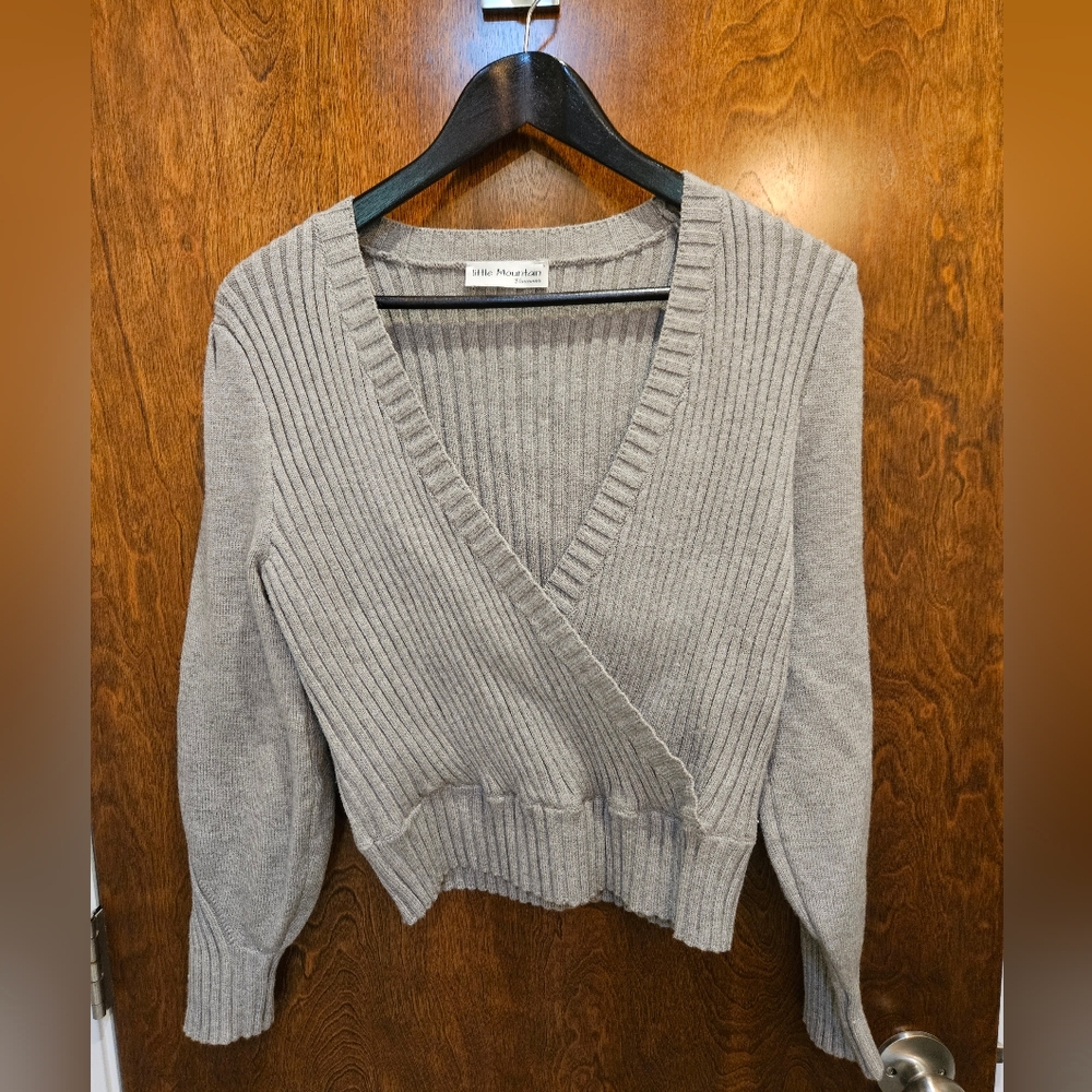 Elegant Gray V-Neck Sweater